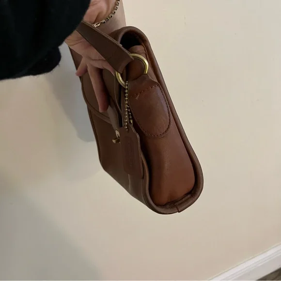 Vintage Coach Devon Tan Leather Crossbody Bag 9908 - Picture 7 of 9